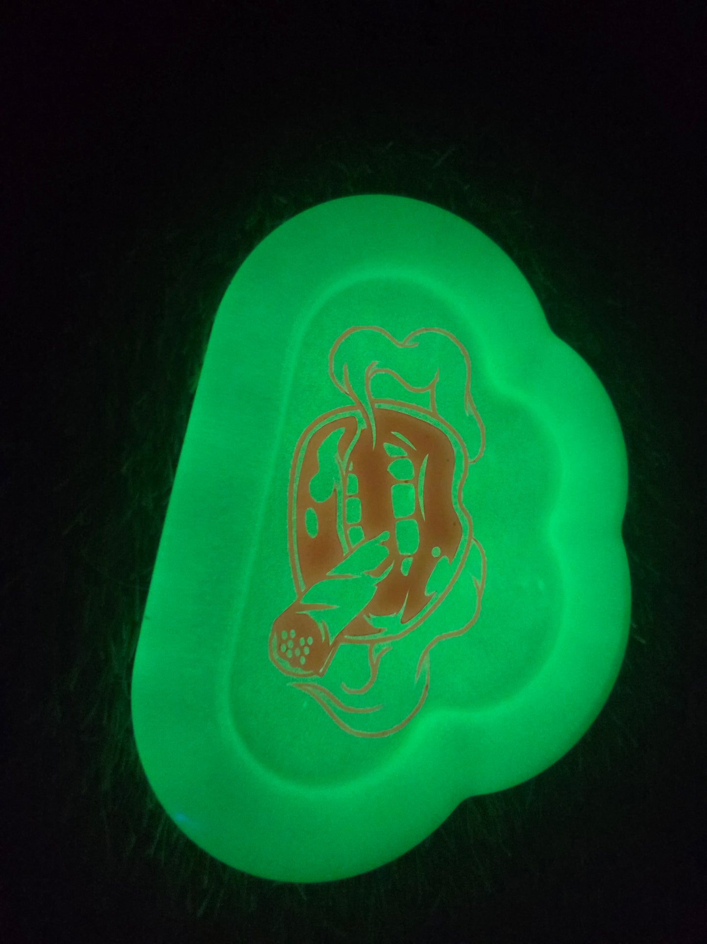 Hot Lips Glow in the Dark Tray