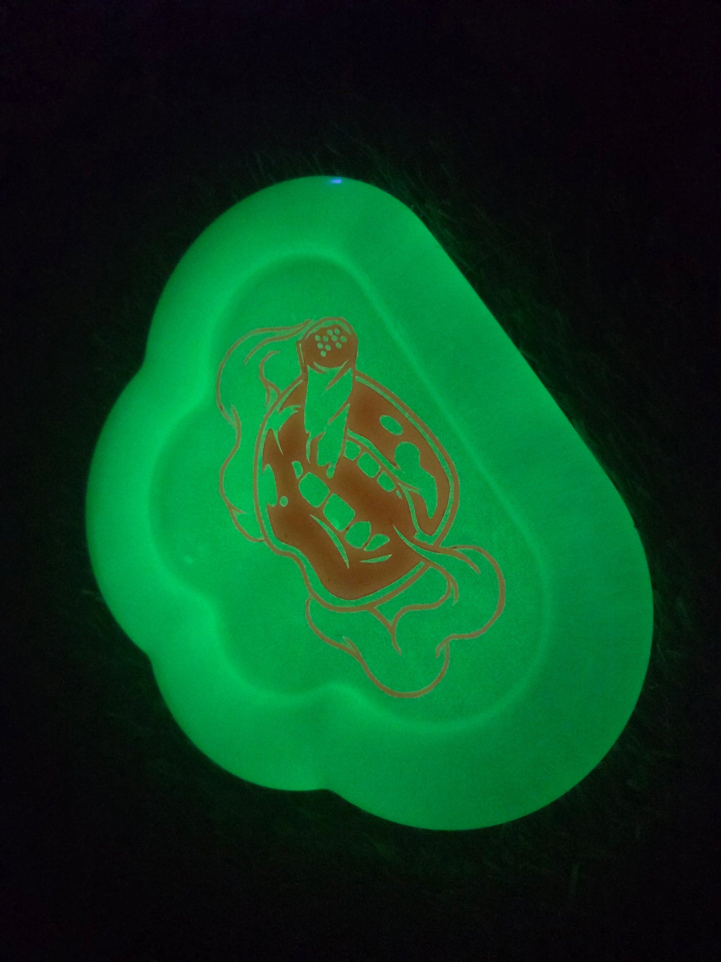 Hot Lips Glow in the Dark Tray